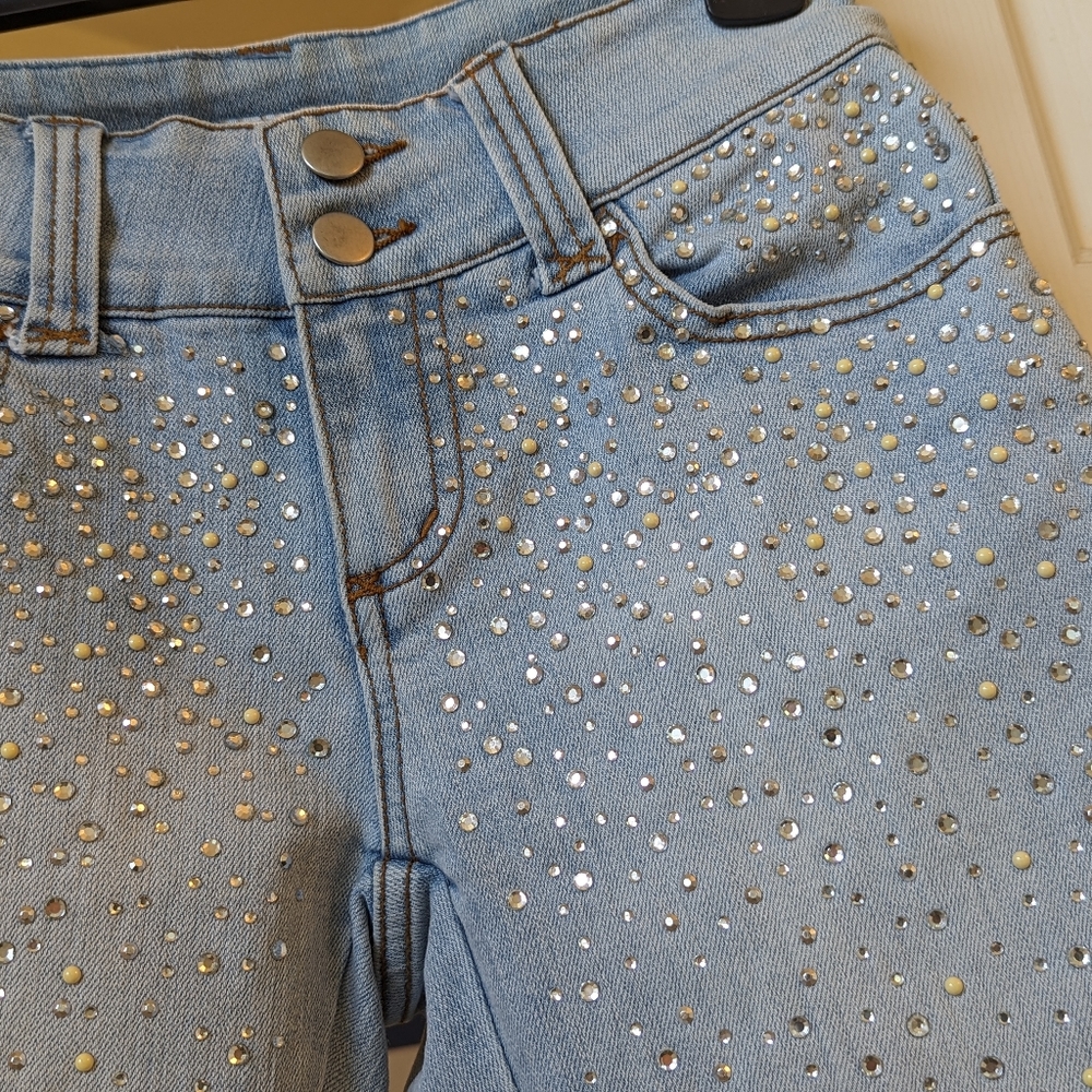 Cache Silver Rhinestone Embellished Capris Jeans Size 0 - Picture 2 of 9